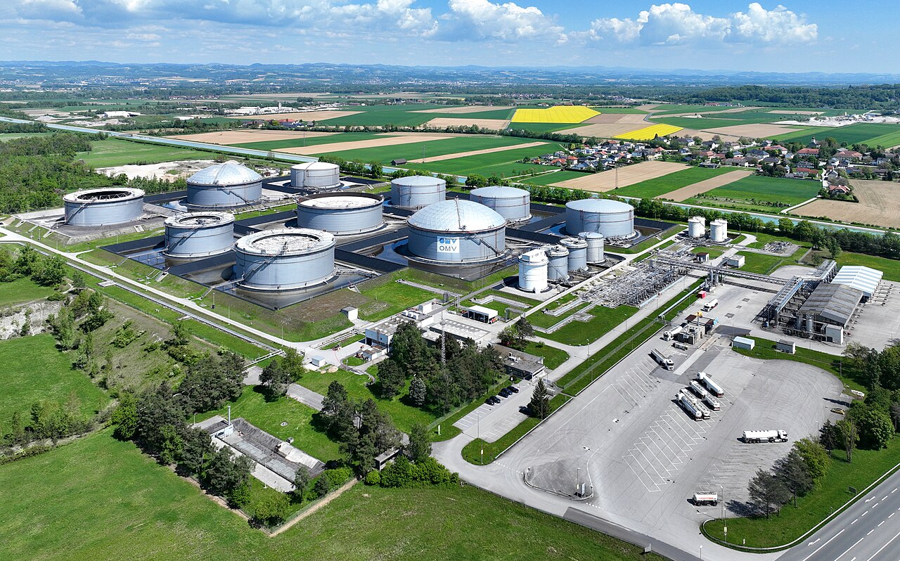 Aerial view of an oil tank farm of the kind measured weekly in the EIA inventory report